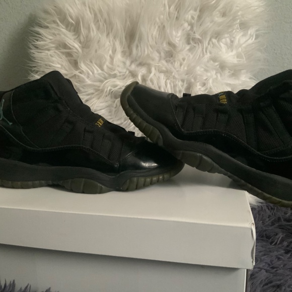 “Gamma blue” Jordan retro 11s - Picture 6 of 8